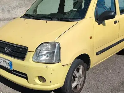 Usata Suzuki Wagon R 69 CV (50 kW) 2004 Giallo Monovolume