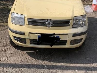 Begagnad Fiat Panda Dynamic 77 HK (56 kW) 2008 Gul Halvkombi