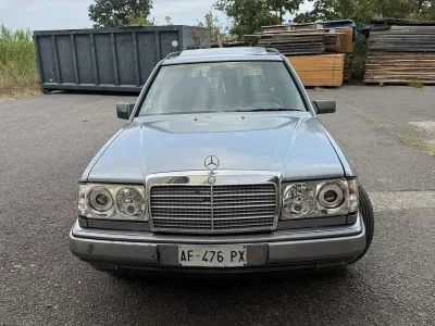Usata Mercedes 200 122 CV (89 kW) 1990 Grigio Station wagon