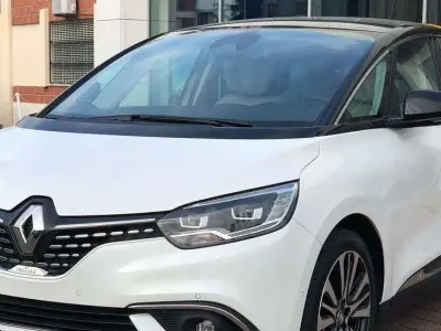Usata Renault Scénic IV Initiale Paris 110 CV (80 kW) 2018 Monovolume