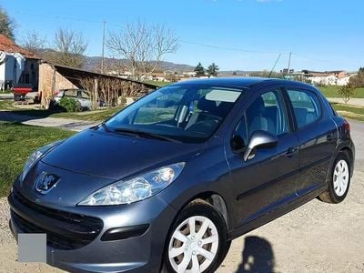 Gebraucht Peugeot 207 70 PS (51 kW) 2008 Grau Limousine