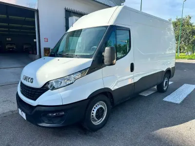 Usata Iveco 35.12 116 CV (85 kW) 2020 Bianco Furgone