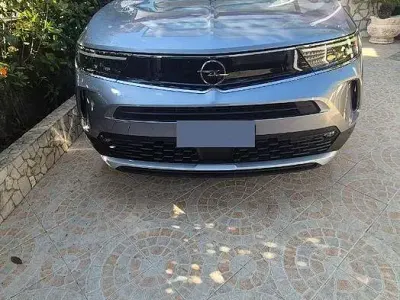 Usata Opel Mokka Elegance 110 CV (80 kW) 2023 Grigio SUV