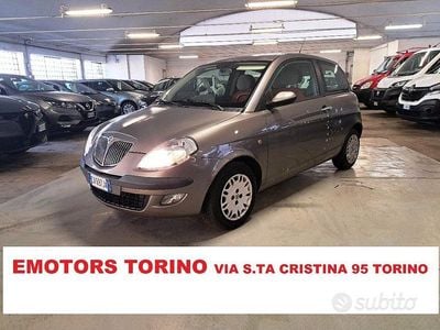 Usata Lancia Ypsilon 75 CV (55 kW) 2005 Grigio Utilitaria