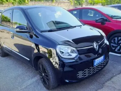 Usata Renault Twingo Urban Night 30 kW (42 CV) 2023 Nero Utilitaria