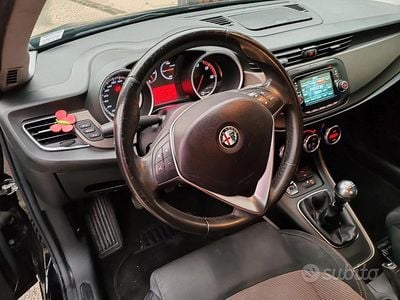 Usata Alfa Romeo Giulietta 105 CV (77 kW) 2014 Nero Utilitaria