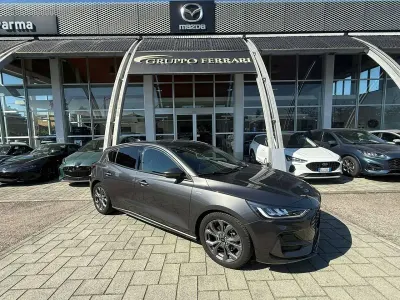 Usata Ford Focus ST-Line 116 CV (85 kW) 2023 Grigio Berlina