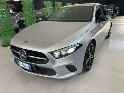 Usata Mercedes A180 Night 116 CV (85 kW) 2018 Argento Berlina