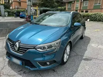 Käytetty Renault Mégane GrandTour Bose Edition 110 HP (80 kW) 2017 Sininen Farmari