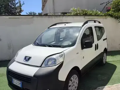 Usata Peugeot Bipper 75 CV (55 kW) 2013 Bianco Monovolume