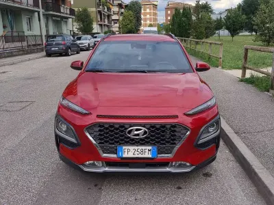 Usata Hyundai Kona Style 120 CV (88 kW) 2018 Rosso SUV