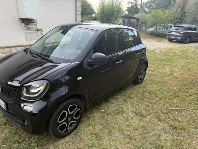 Usata Smart ForFour 90 CV (66 kW) 2018 Nero Utilitaria