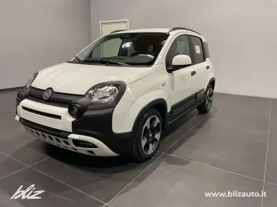 Nuova Fiat Panda Cross Cross 65 CV (47 kW) 2026 Bianco gelato pastello Utilitaria