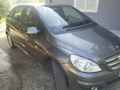 Occasion Mercedes B180 Executive 109 ch (80 kW) 2011 Gris Monospace