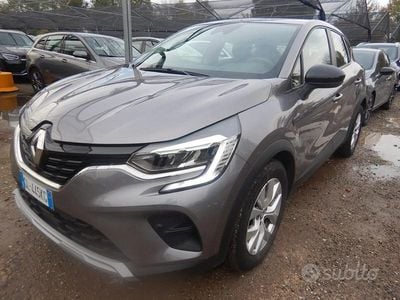 Grigio Usata 2022 Renault Captur SUV | 15.900 € (Buon prezzo)
