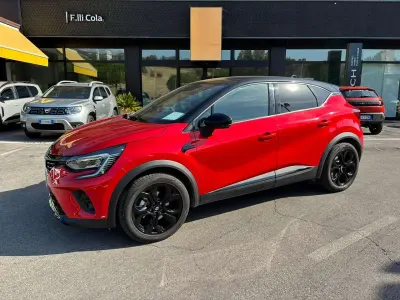 Usata Renault Captur Engineered 159 CV (116 kW) 2023 Rosso SUV
