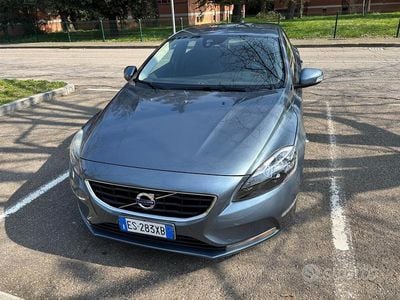 Usado Volvo V40 Kinetic 115 CV (84 kW) 2013 Gris Berlina