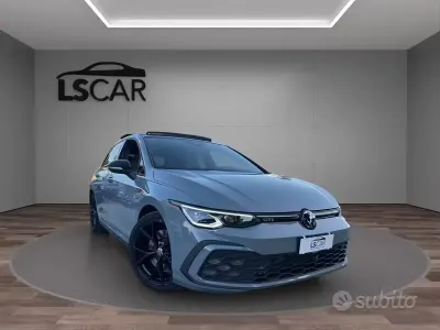 Gebraucht VW Golf VIII GTI 245 PS (180 kW) 2022 Grau Limousine