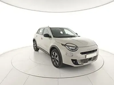 Usata Fiat 600 110 CV (80 kW) 2025 Beige SUV