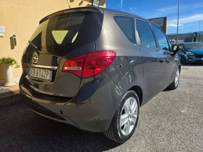 Usata Opel Meriva 101 CV (74 kW) 2016 Grigio Monovolume