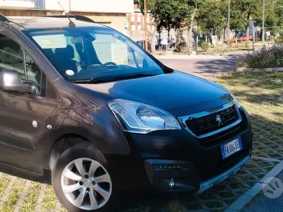 Usata Peugeot Partner 99 CV (72 kW) 2015 Grigio Monovolume