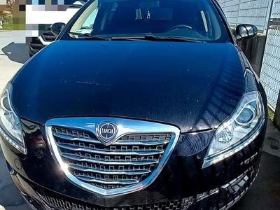 Begagnad Lancia Delta 120 HK (88 kW) 2013 Svart Halvkombi