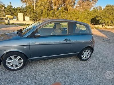 Usata Lancia Ypsilon 75 CV (55 kW) 2008 Grigio Utilitaria