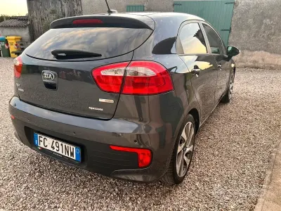 Usata Kia Rio 75 CV (55 kW) 2016 Utilitaria