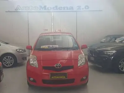 Usata Toyota Yaris Sol 101 CV (74 kW) 2010 Rosso Utilitaria