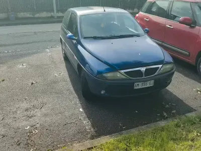 Usata Lancia Ypsilon 80 CV (58 kW) 1996 Blu Utilitaria
