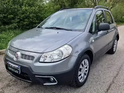 Begagnad Fiat Sedici 120 HK (88 kW) 2010 Grå SUV