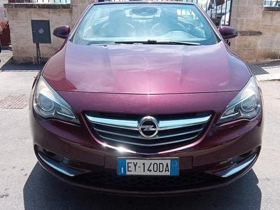 Usata Opel Cascada Cosmo 170 CV (125 kW) 2015 Viola Cabrio
