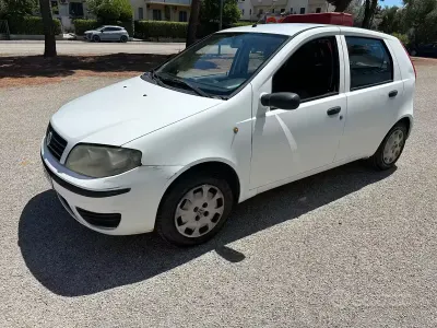 Usata Fiat Punto 60 CV (44 kW) 2004 Bianco Utilitaria