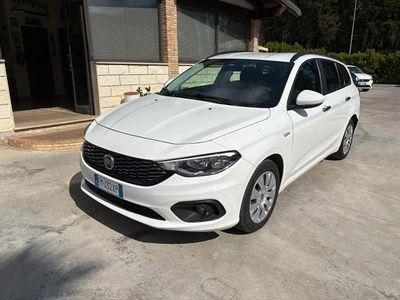 Usata Fiat Tipo Easy 95 CV (69 kW) 2017 Bianco Station wagon