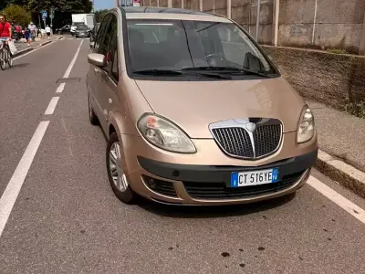 Usata Lancia Musa 95 CV (69 kW) 2005 Monovolume