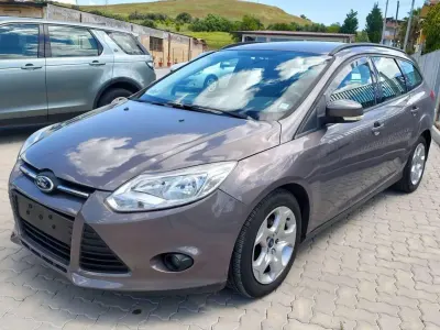 Usata Ford Focus 95 CV (69 kW) 2012 Bronzo Station wagon