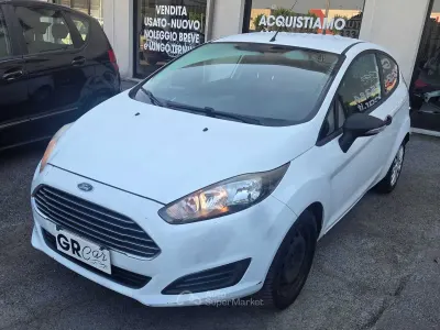 Usata Ford Fiesta 75 CV (55 kW) 2014 Bianco Utilitaria