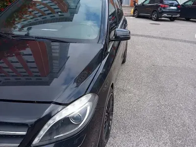 Usata Mercedes B180 116 CV (85 kW) 2013 Nero Monovolume