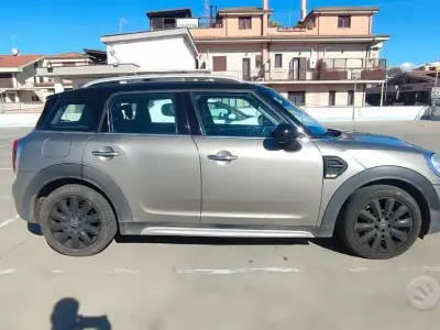 Usata Mini Countryman 111 CV (81 kW) 2018 Grigio SUV