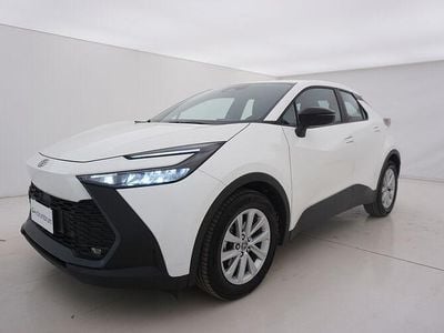 Usata Toyota C-HR Active 140 CV (102 kW) 2024 Bianco SUV