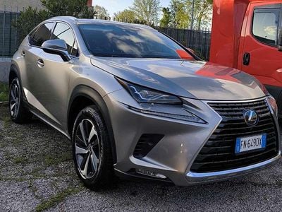 Usata Lexus NX300h Luxury Line 200 CV (147 kW) 2018 SUV