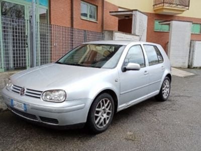 Grigio Usata 2002 VW Golf IV Berlina | 1499 € (Buon prezzo)