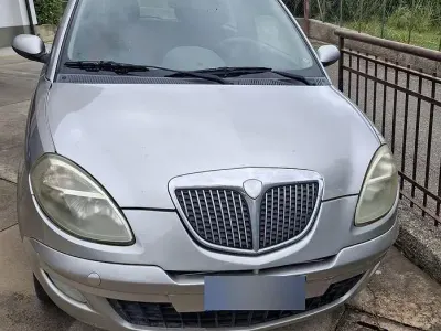 Usata Lancia Ypsilon 60 CV (44 kW) 2006 Grigio Utilitaria