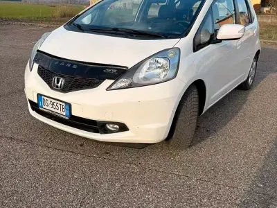 Usata Honda Jazz 99 CV (72 kW) 2009 Bianco Utilitaria