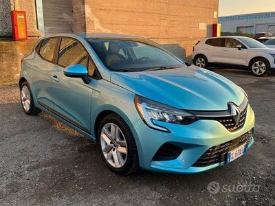 Usata Renault Clio V Business 100 CV (73 kW) 2022 Blu Berlina