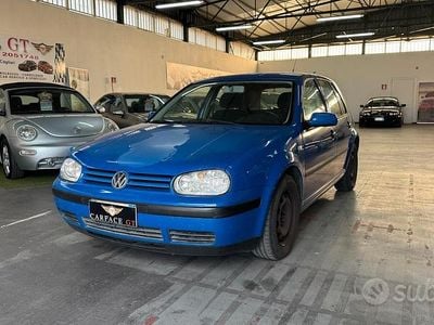 Usata VW Golf IV 105 CV (77 kW) 2001 Blu Berlina