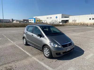 Usata Mercedes A180 109 CV (80 kW) 2007 Grigio Berlina