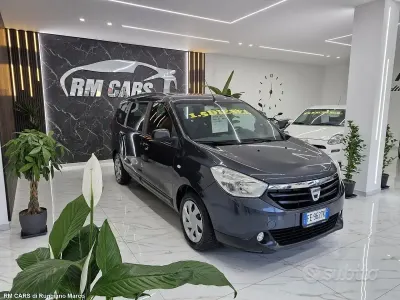 Begagnad Dacia Lodgy 110 HK (80 kW) 2016 Svart Minibuss