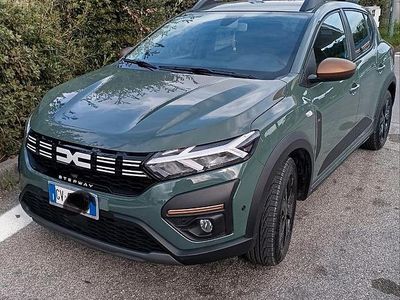 Usata Dacia Sandero Stepway 101 CV (74 kW) 2024 Verde Berlina