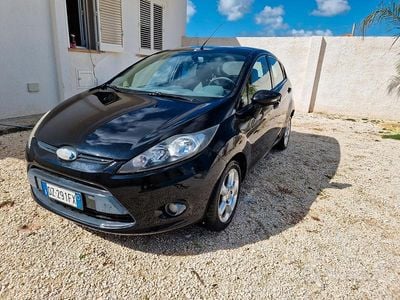 Usata Ford Fiesta 70 CV (51 kW) 2010 Nero Utilitaria